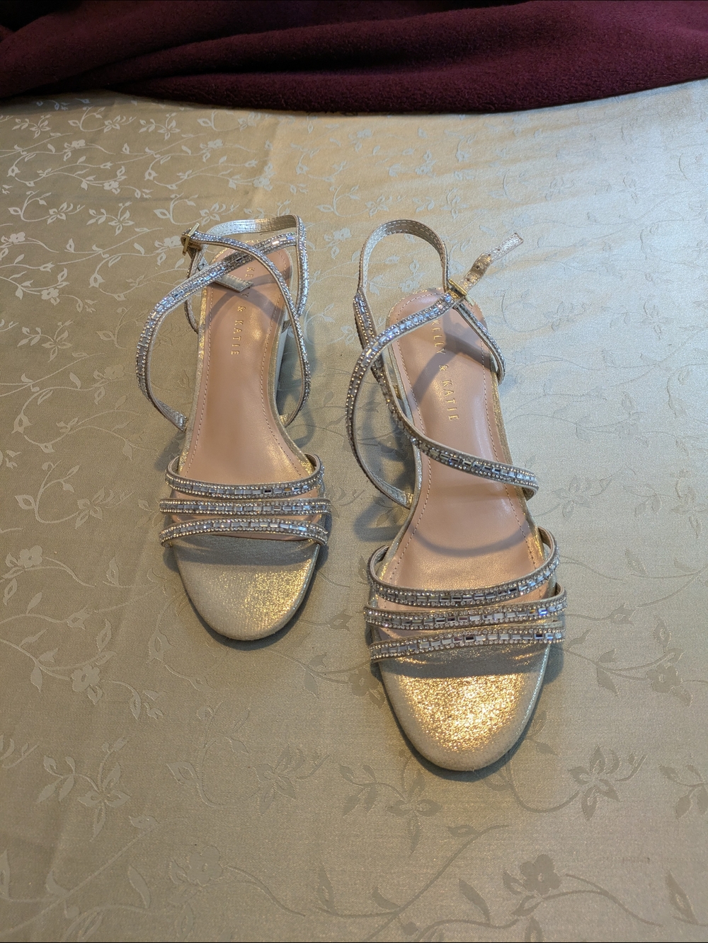 Kelly & Katie silver/gold metallic wedge open toe strappy sandals, size 10 M